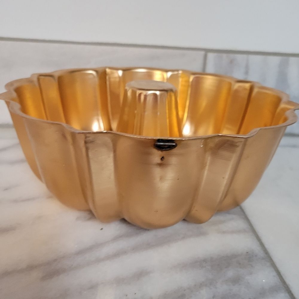 Vintage Copper Aluminum Bundt Style Jello Mold Mid Century Decorative Piece